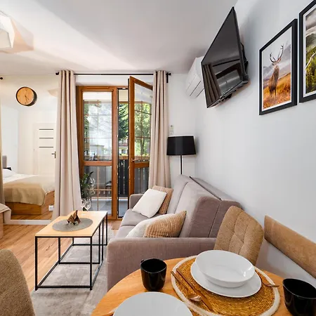 Krolewski W Centrum Nad Lomnica 15 شقة